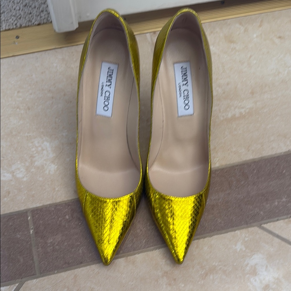 Jimmy Choo Yellow Heels Striking Metallic Design